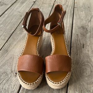 Franco Sarto women adjustable buckle platform wedge sandal tan espadrille size 9